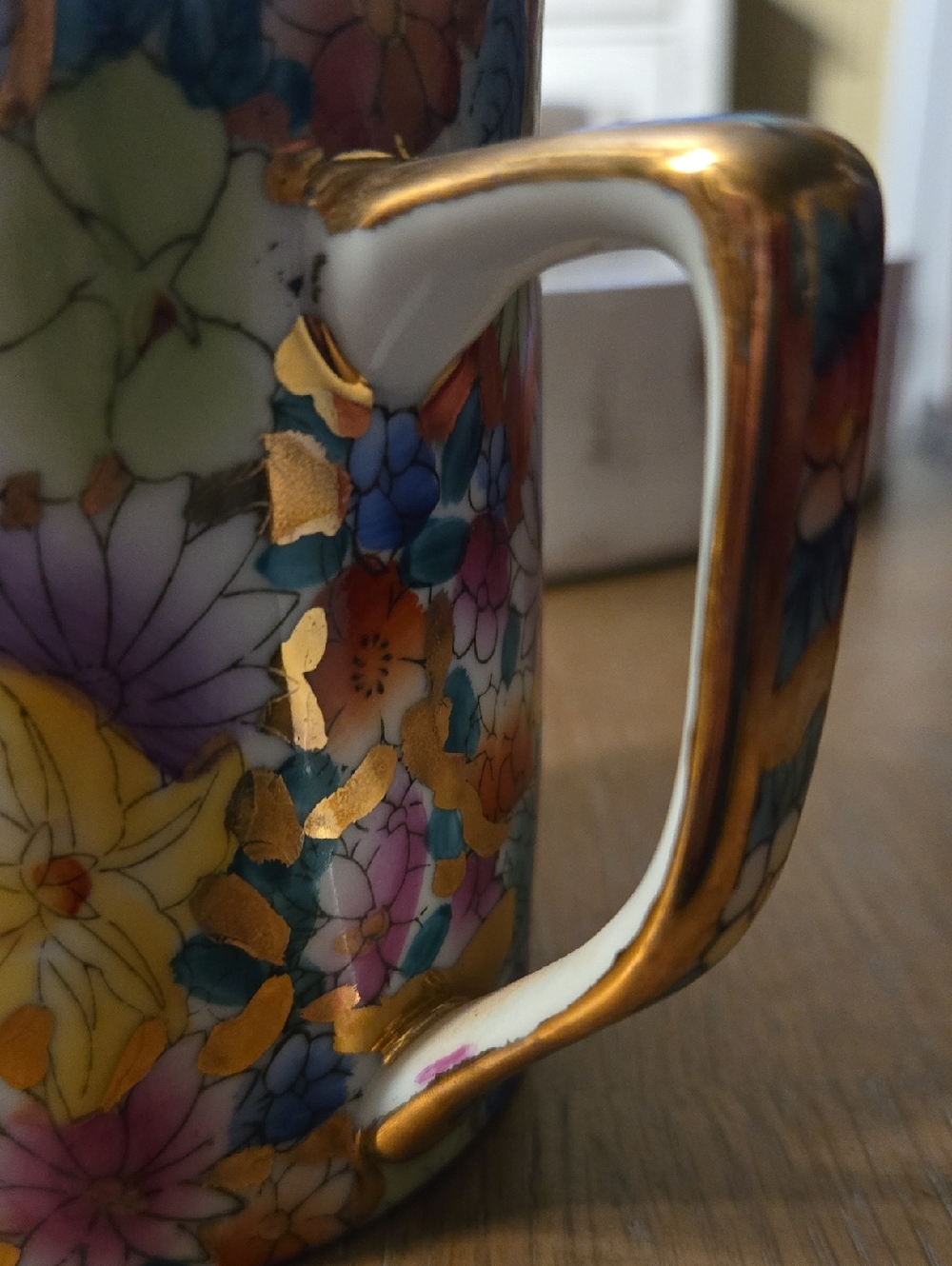 Vintage Hand-painted Famille Rose Porcelain Mug With Lid - Picture 4 of 9